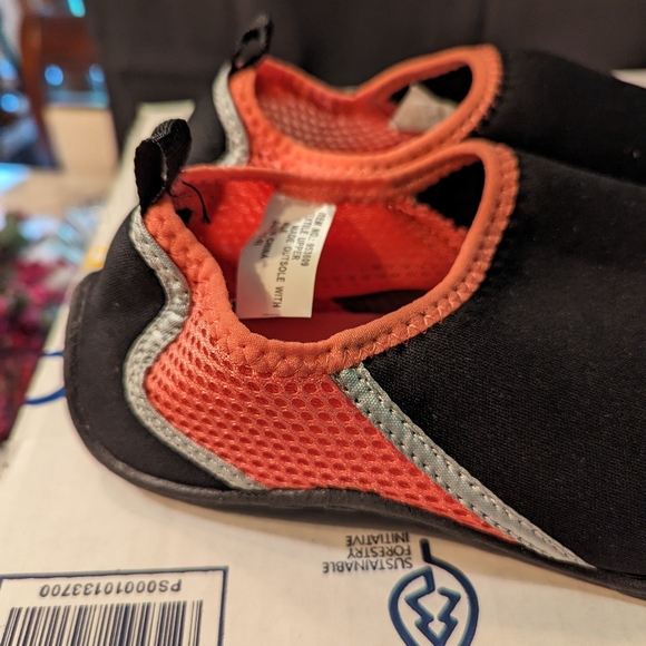 Sun & Sky pink and black size medium (7-8) stretch neoprene water shoes new - Picture 2 of 8